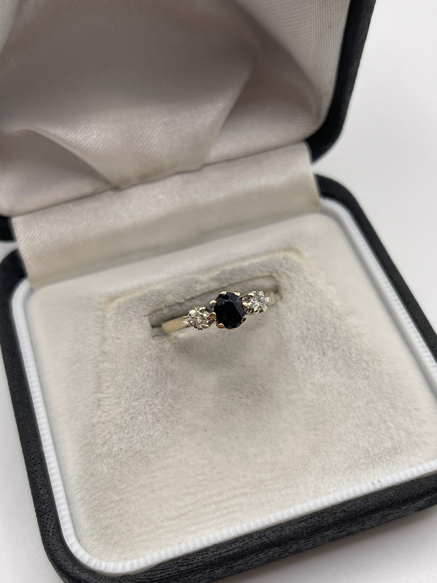 9ct gold sapphire and diamond ring