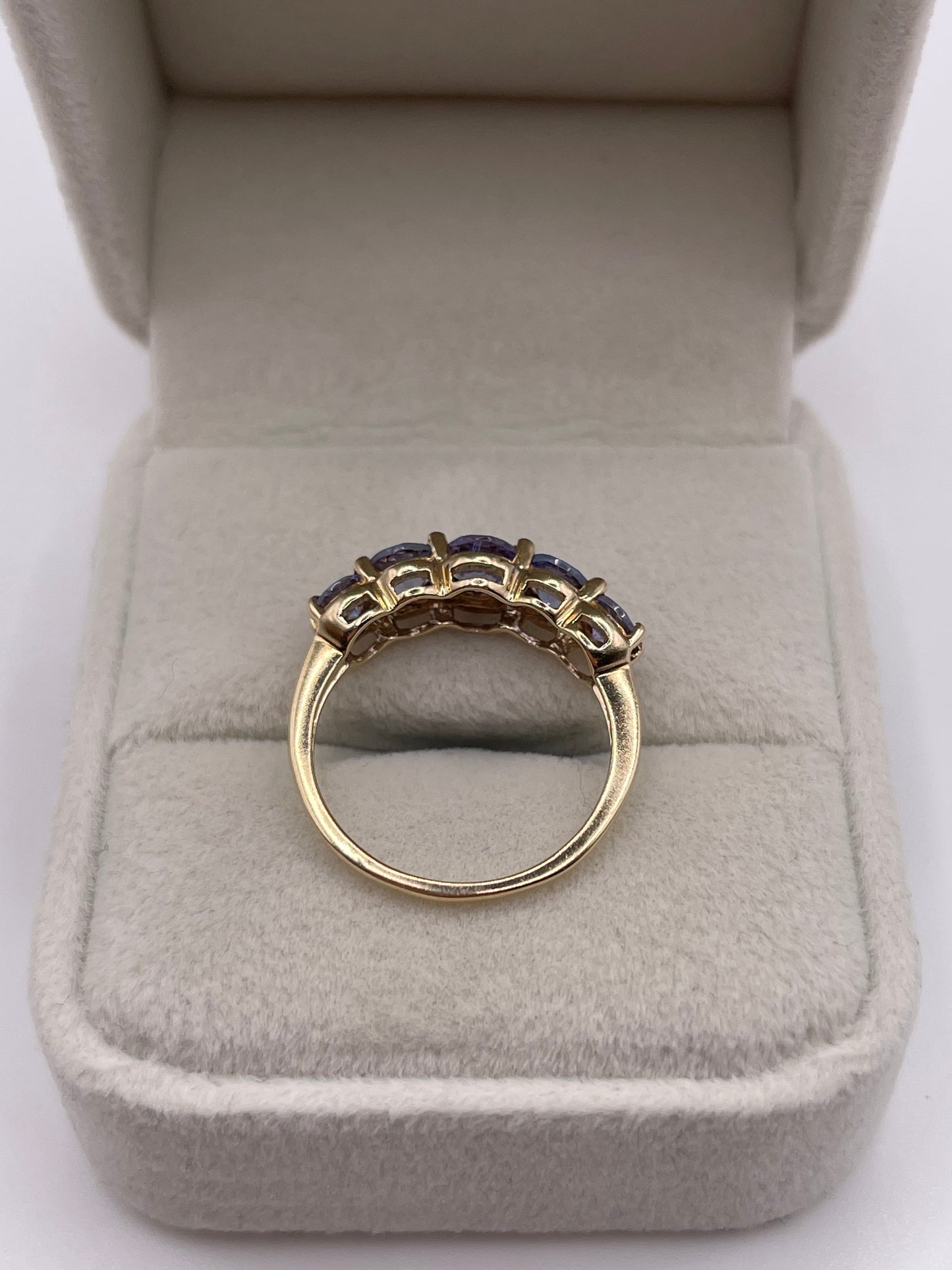 9ct gold tanzanite ring