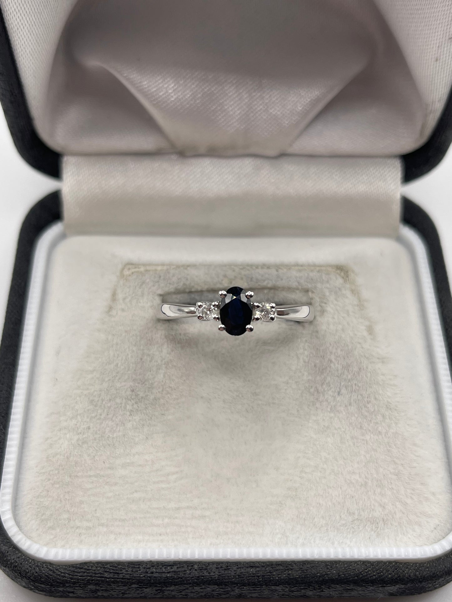 9ct white gold sapphire and diamond ring