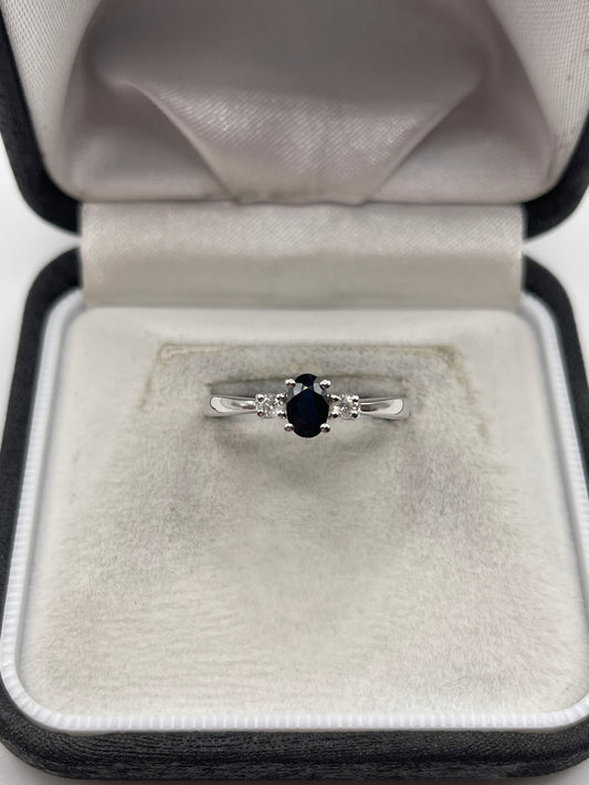 9ct white gold sapphire and diamond ring