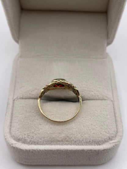 9ct gold garnet ring