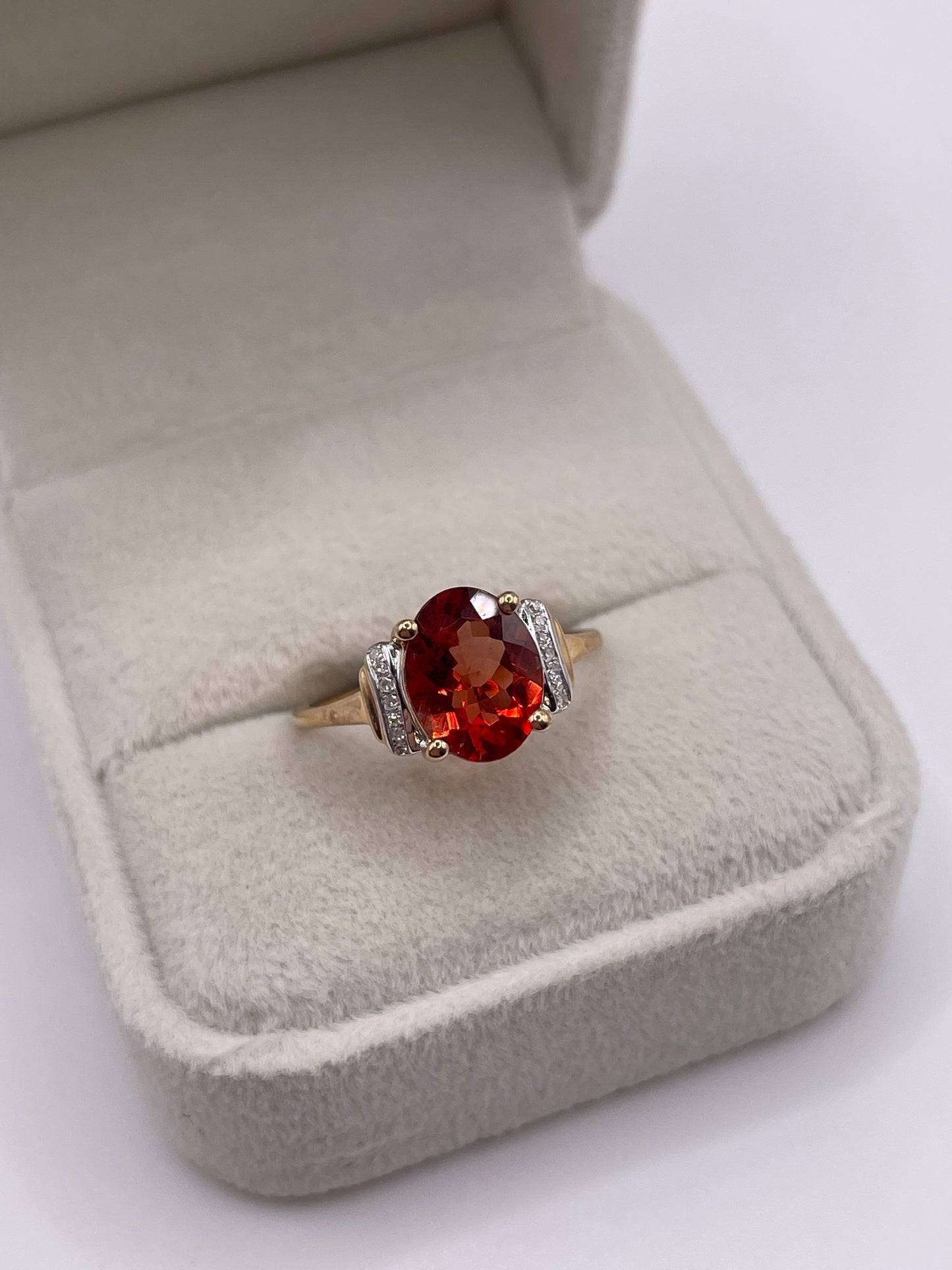 9ct gokd quartz and diamond ring