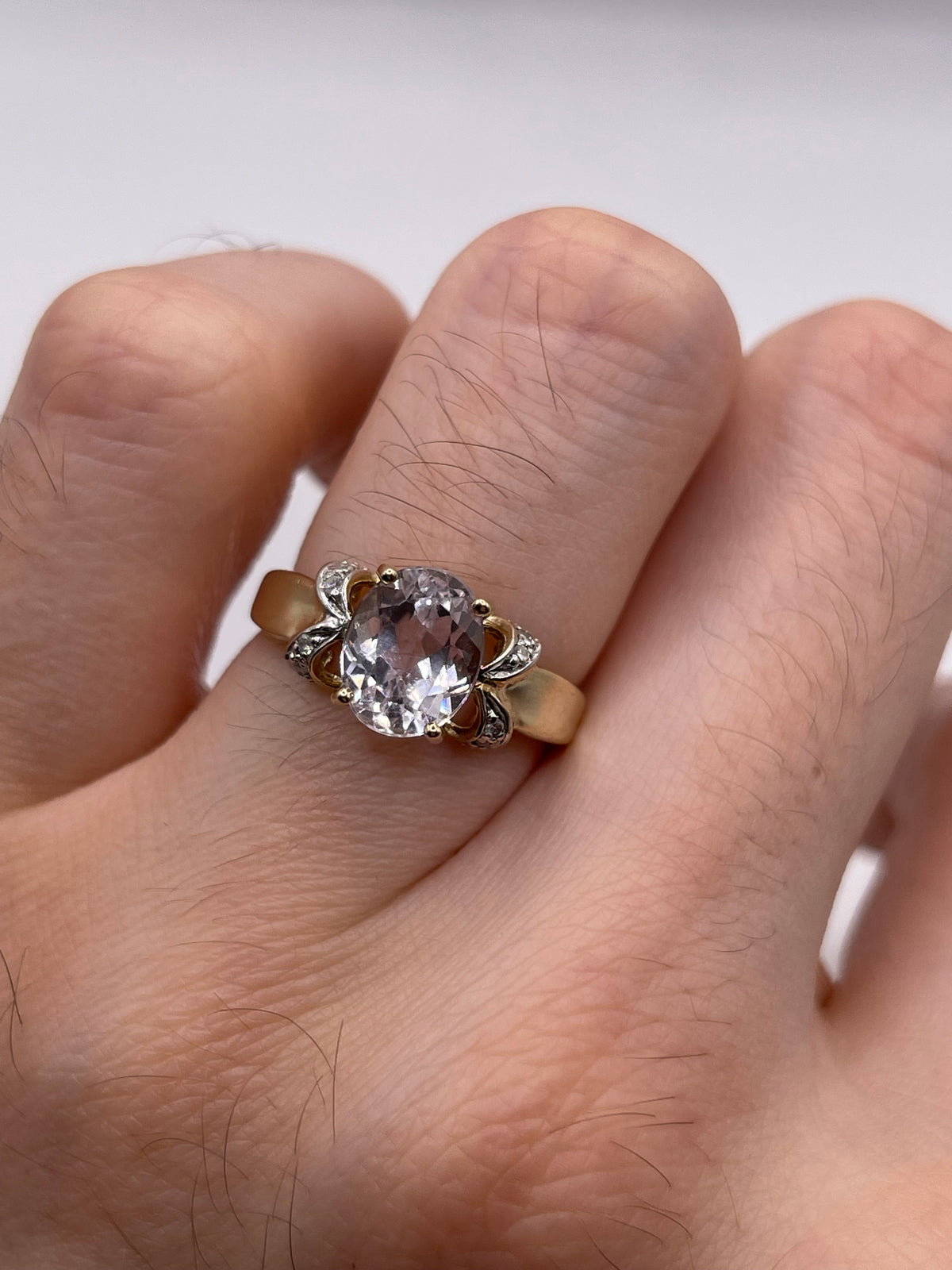 9ct gold kunzite and diamond ring