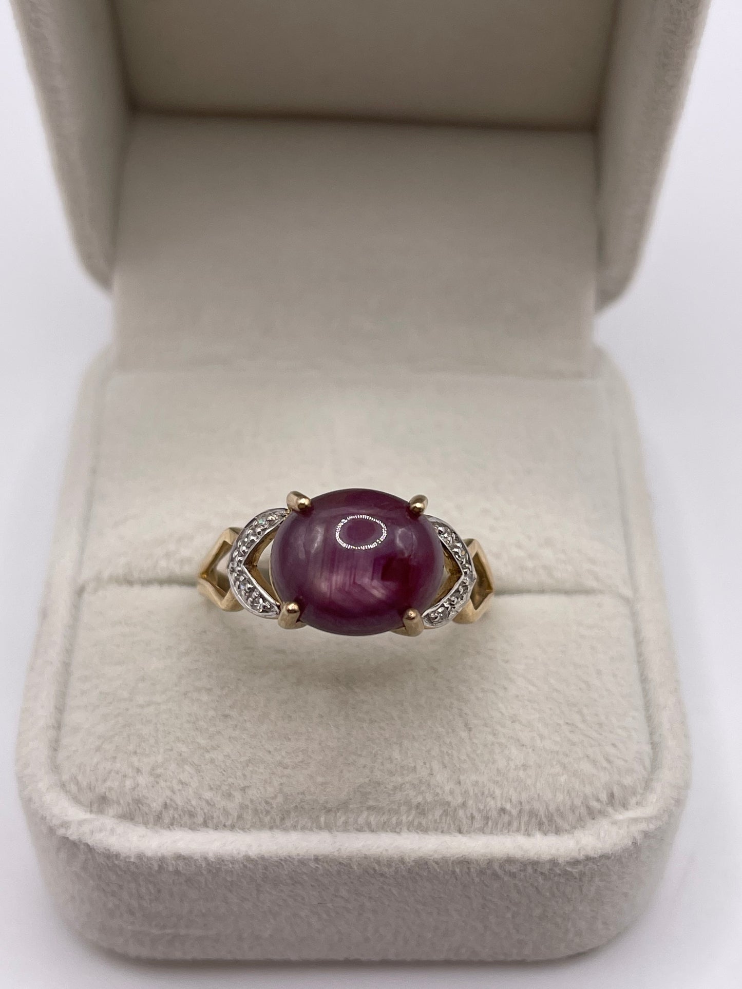 9ct gold star ruby and diamond ring