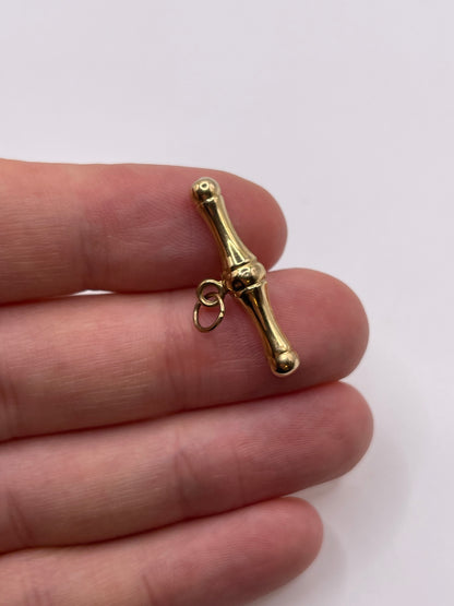 9ct gold t bar pendant