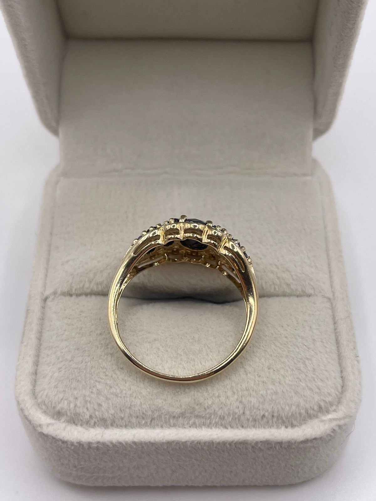 9ct gold sapphire and diamond ring