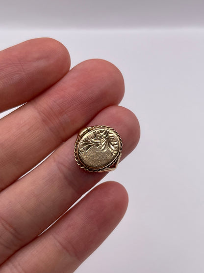 9ct gold locket ring