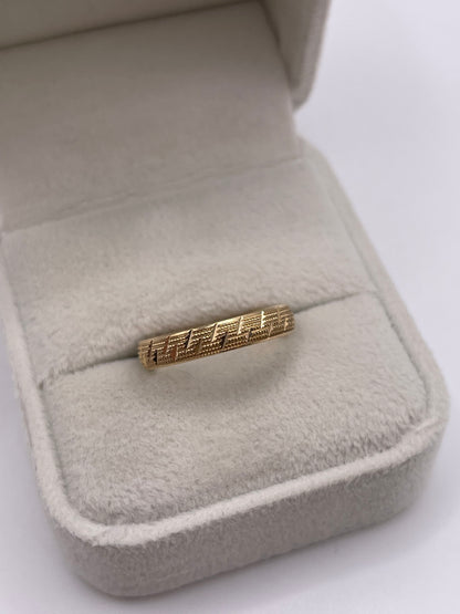 9ct gold patterned band