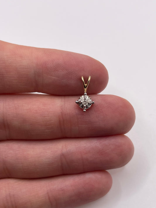 9ct gold diamond pendant