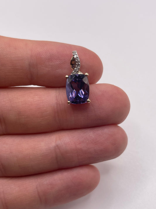 9ct gold iolite and diamond pendant