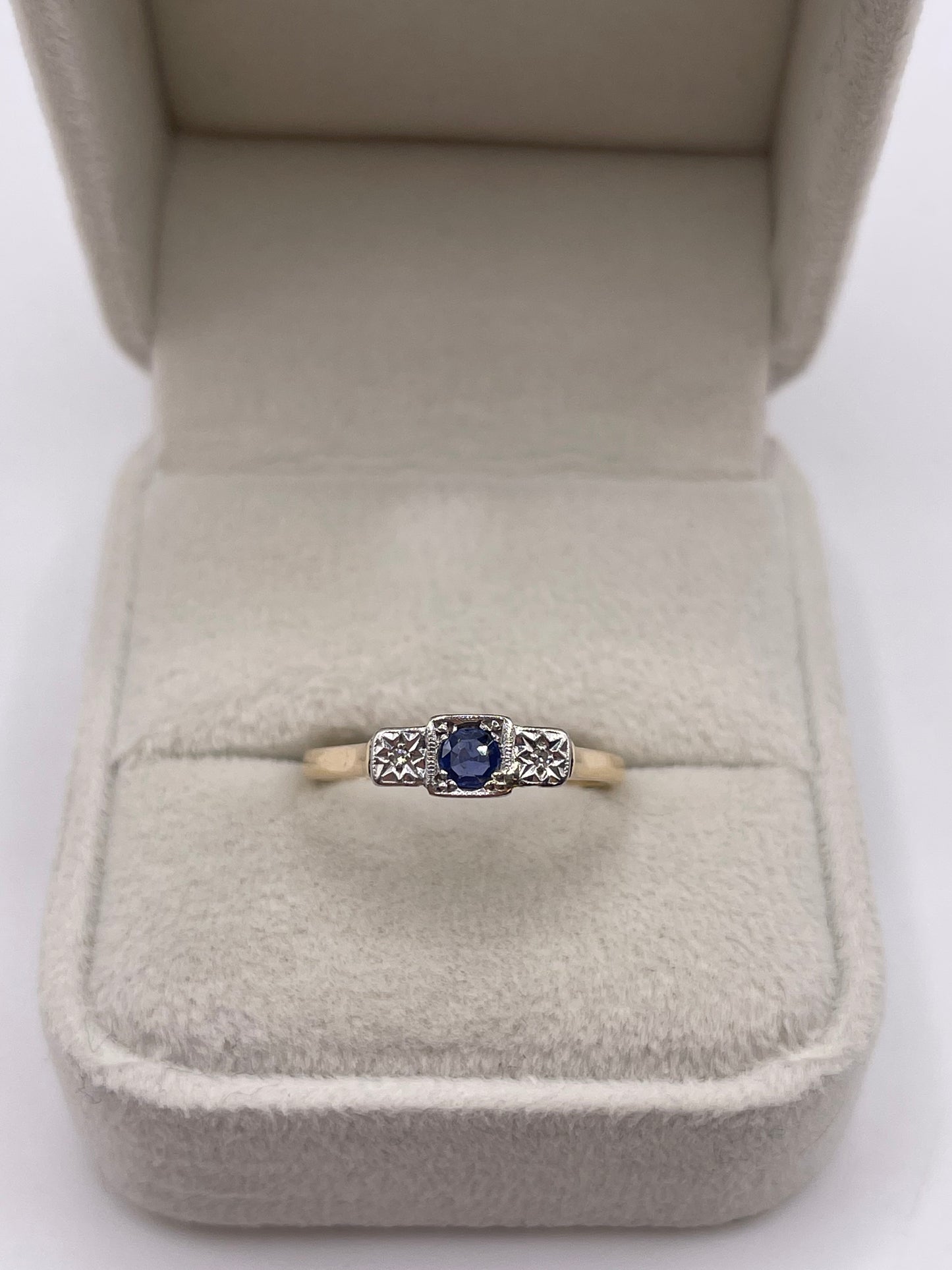 9ct gold platinum sapphire and diamond ring