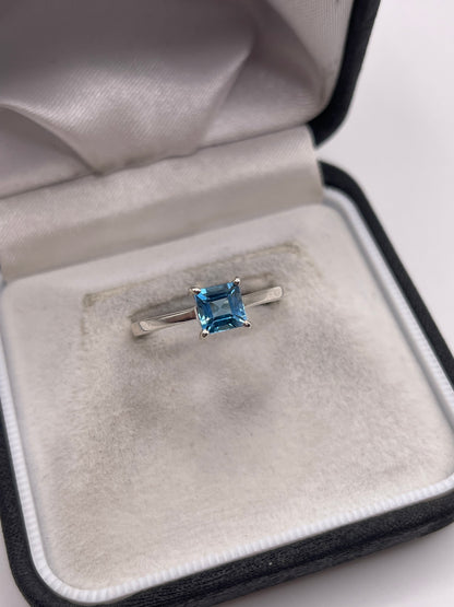 Silver topaz ring