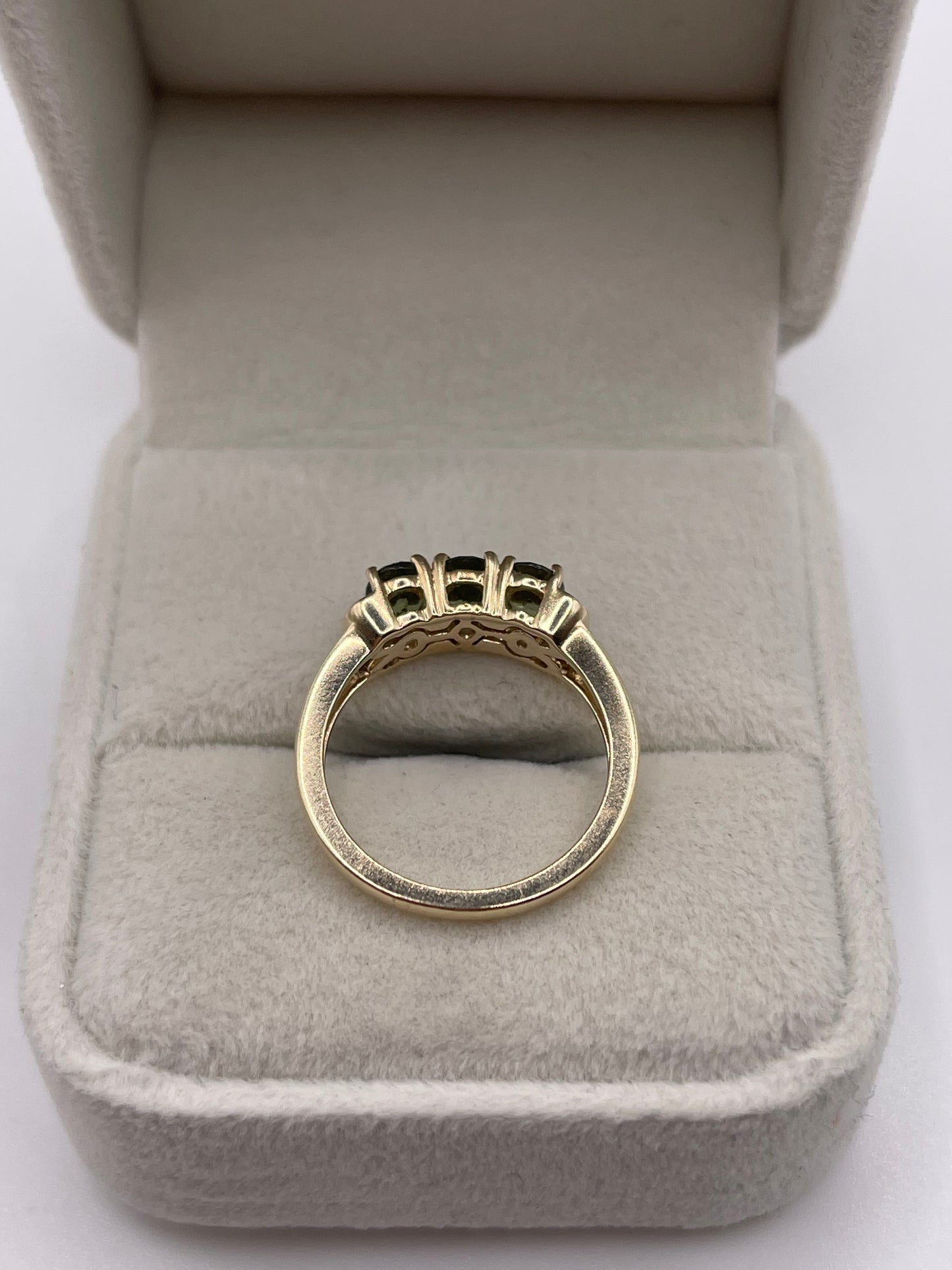 9ct gold green sapphire and zircon ring