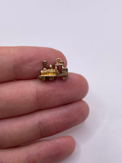 9ct gold train charm