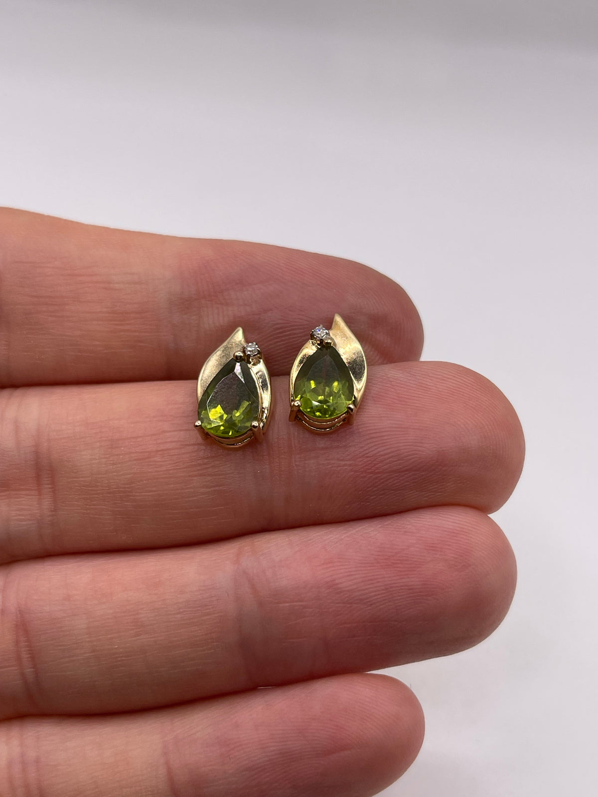 9ct gold quartz and diamond earrings