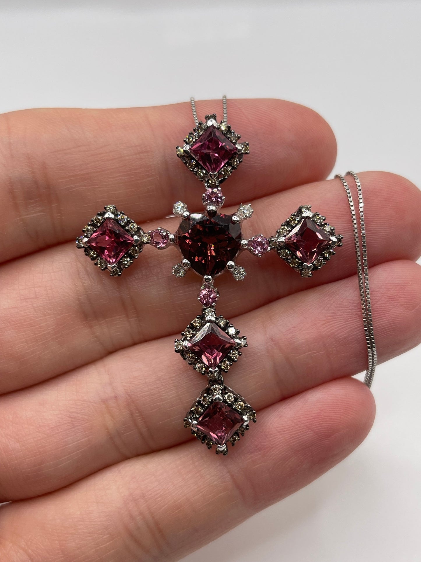 18ct white gold tourmaline and diamond necklace