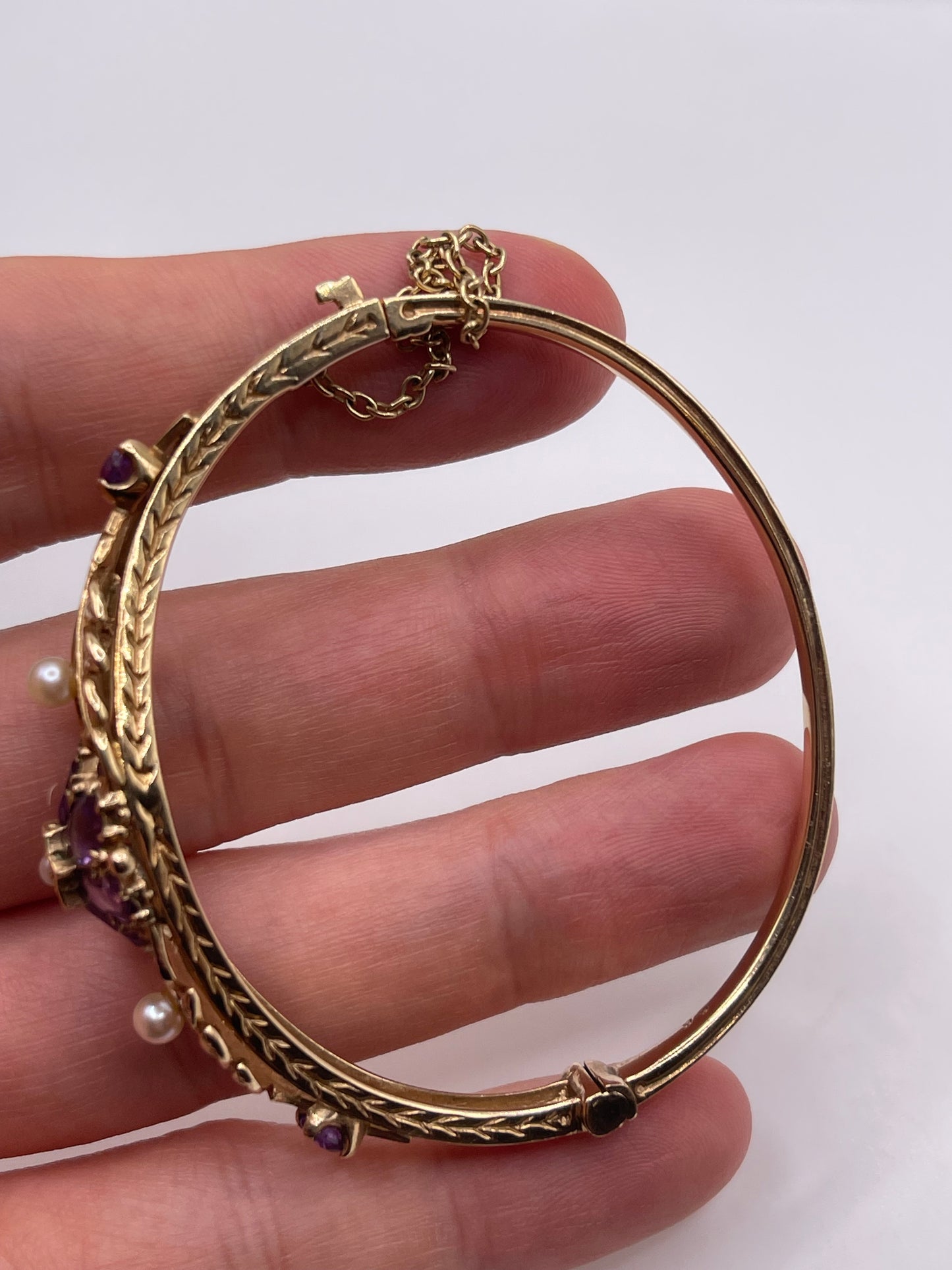 9ct gold amethyst and pearl bangle