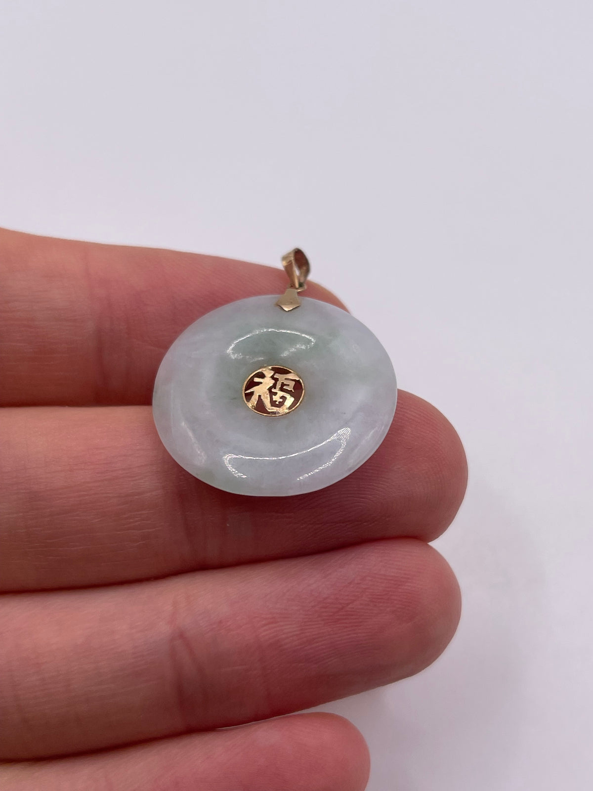 14ct gold jade pendant