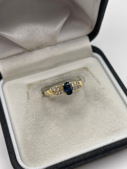 18ct gold sapphire and diamond ring