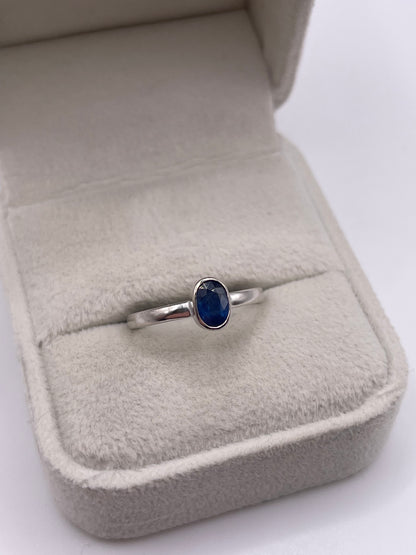18ct white gold sapphire ring