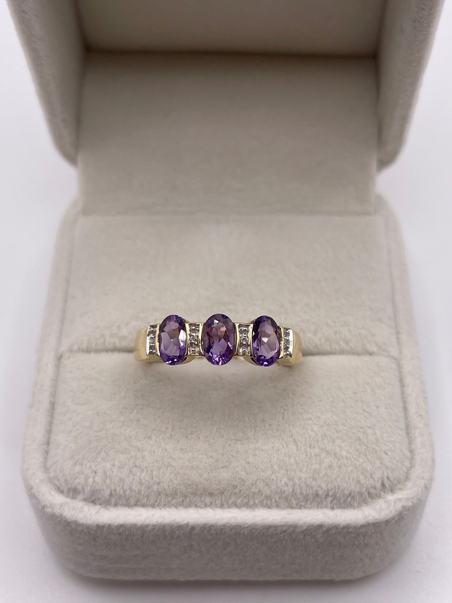 9ct gold amethyst and diamond ring