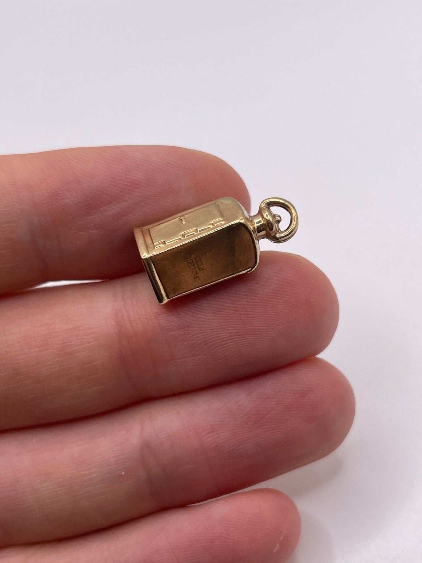9ct gold lantern charm