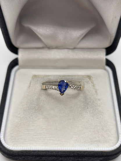 9ct gold kyanite and zircon ring