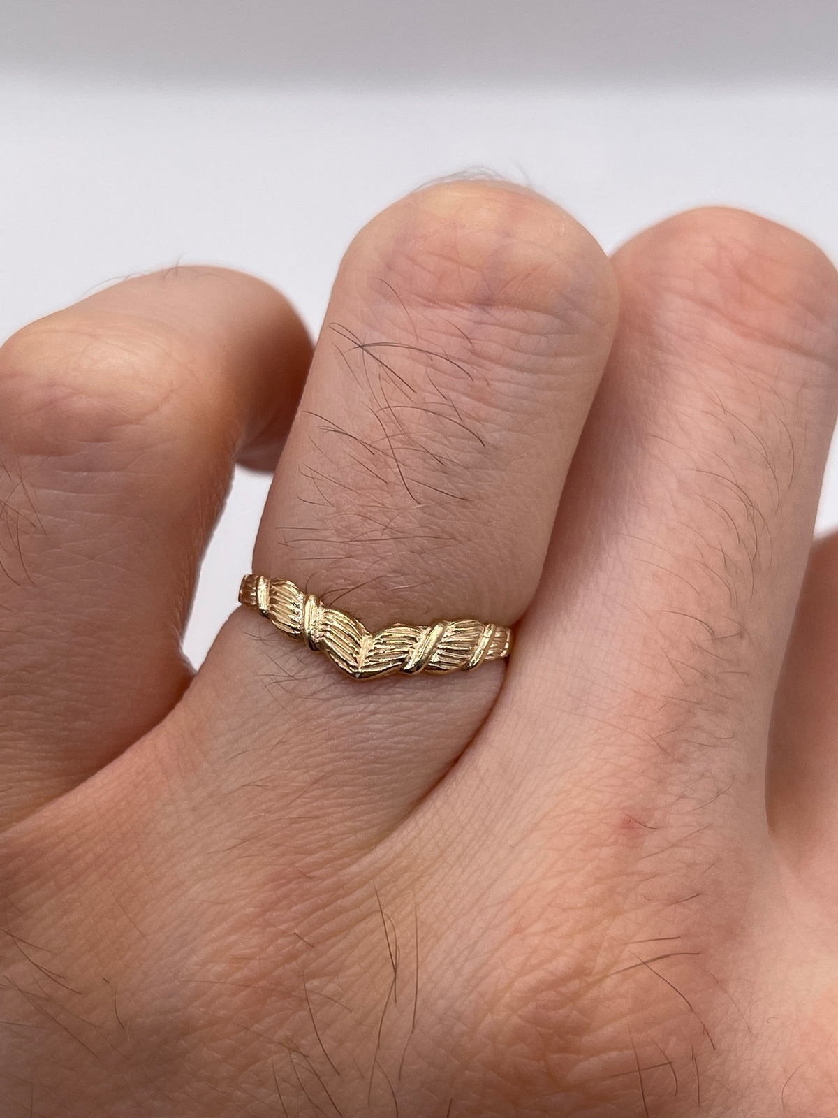 9ct gold wishbone ring