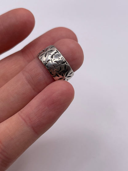 Silver engraved band