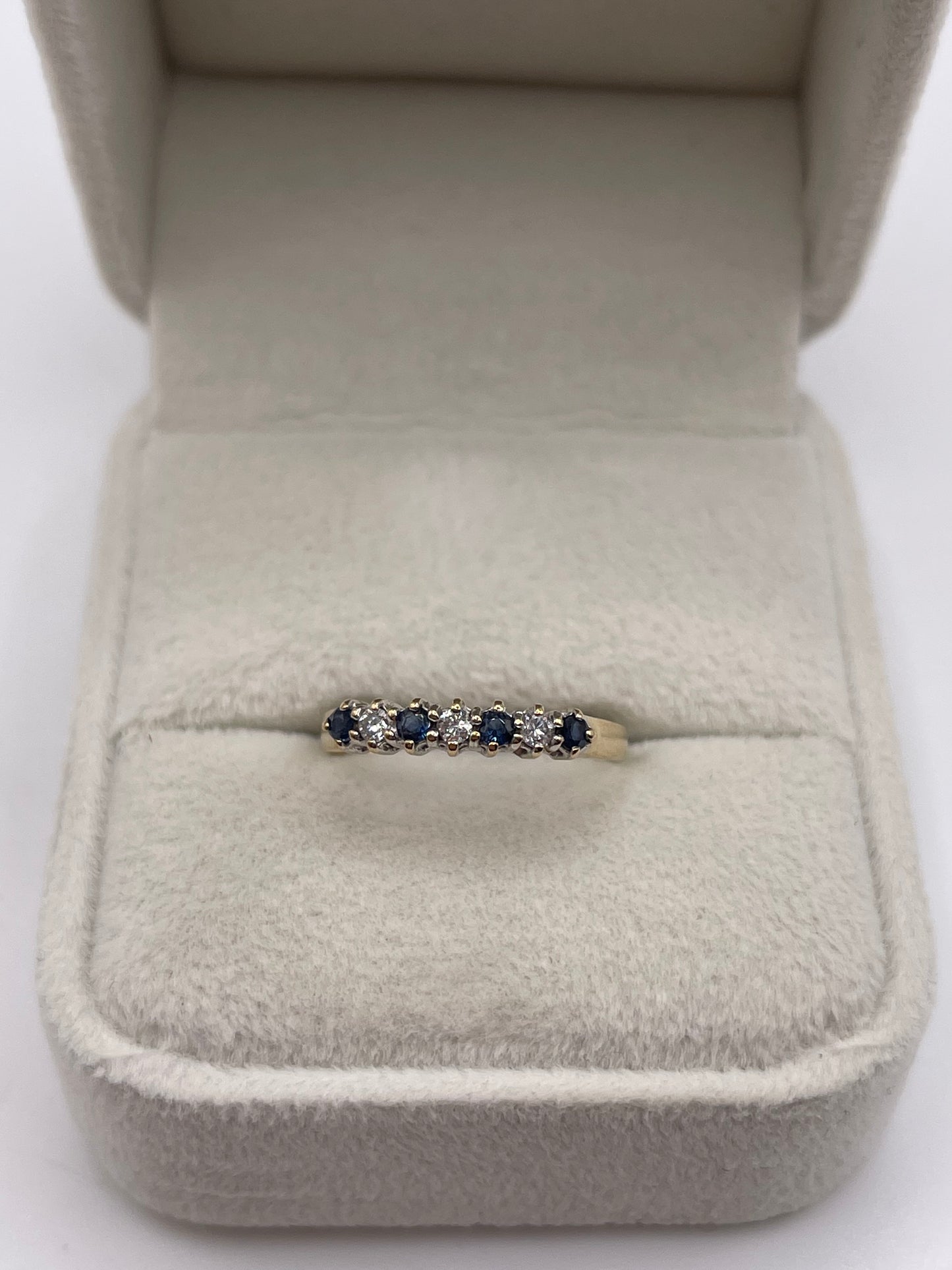 9ct gold sapphire and diamond ring
