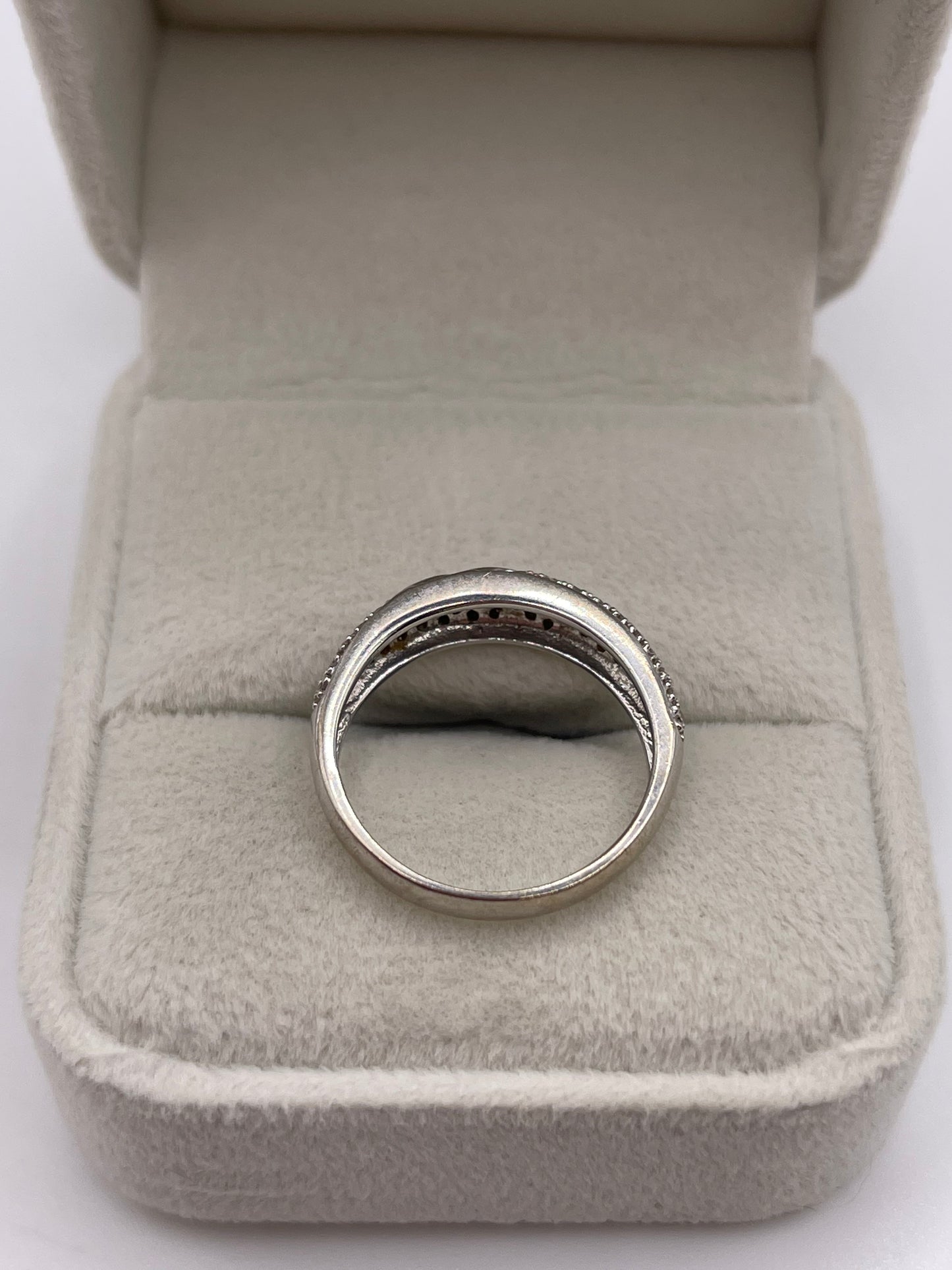 9ct white gold diamond cluster ring