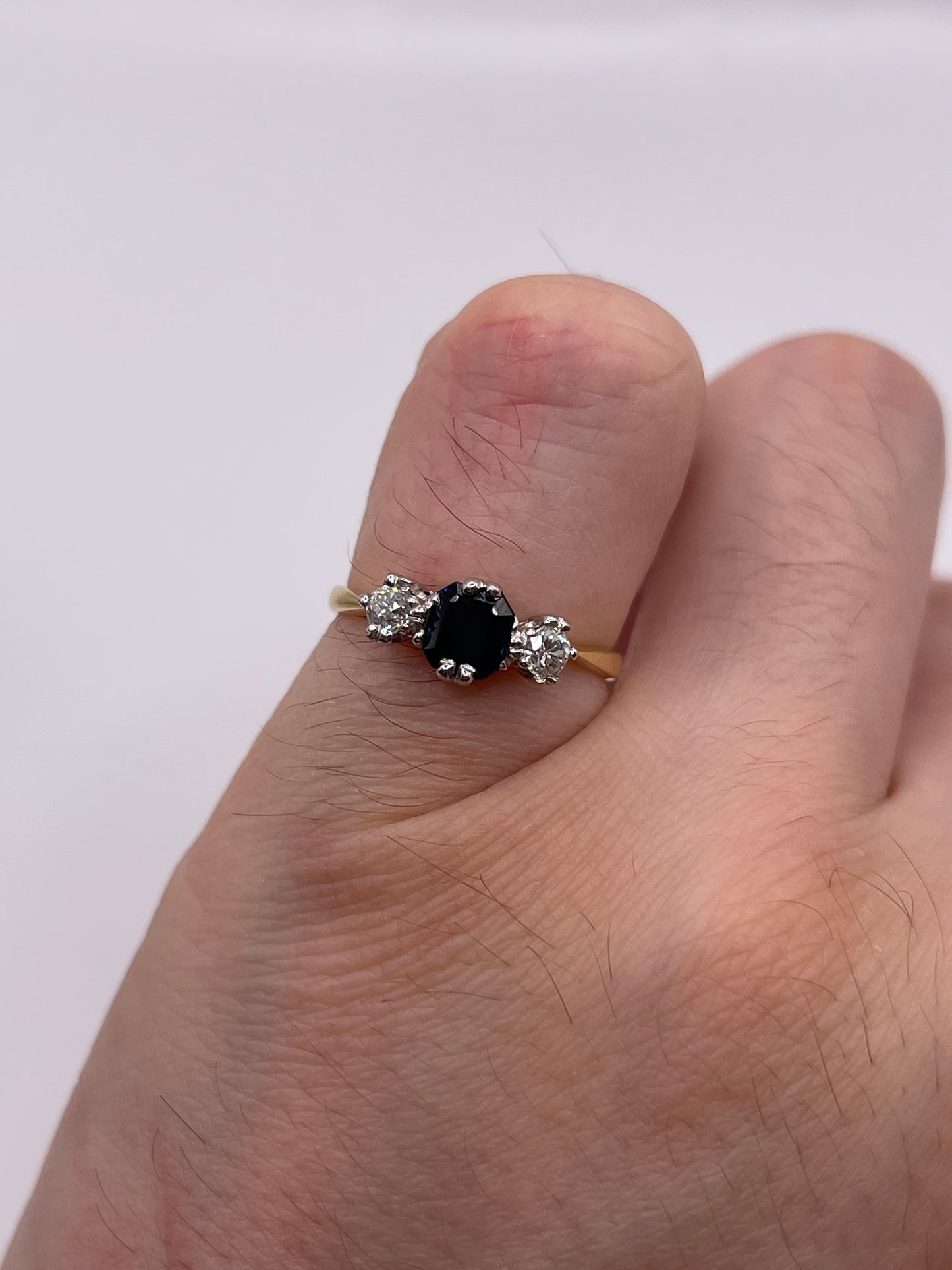 18ct gold sapphire and diamond ring