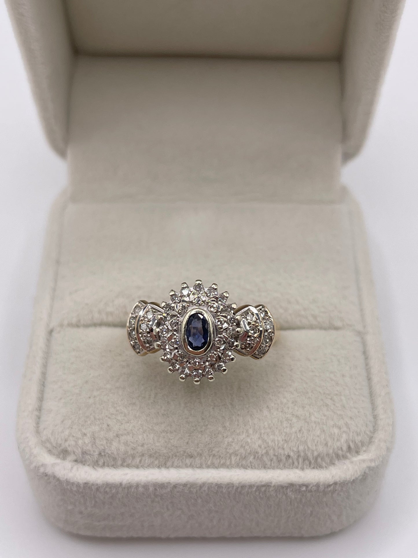 9ct gold sapphire and diamond cluster ring