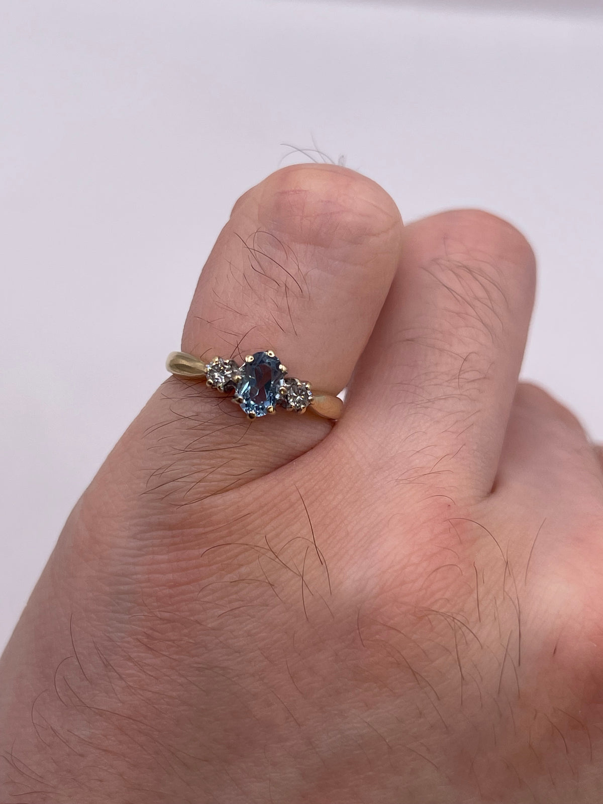 9ct gold aquamarine and diamond ring