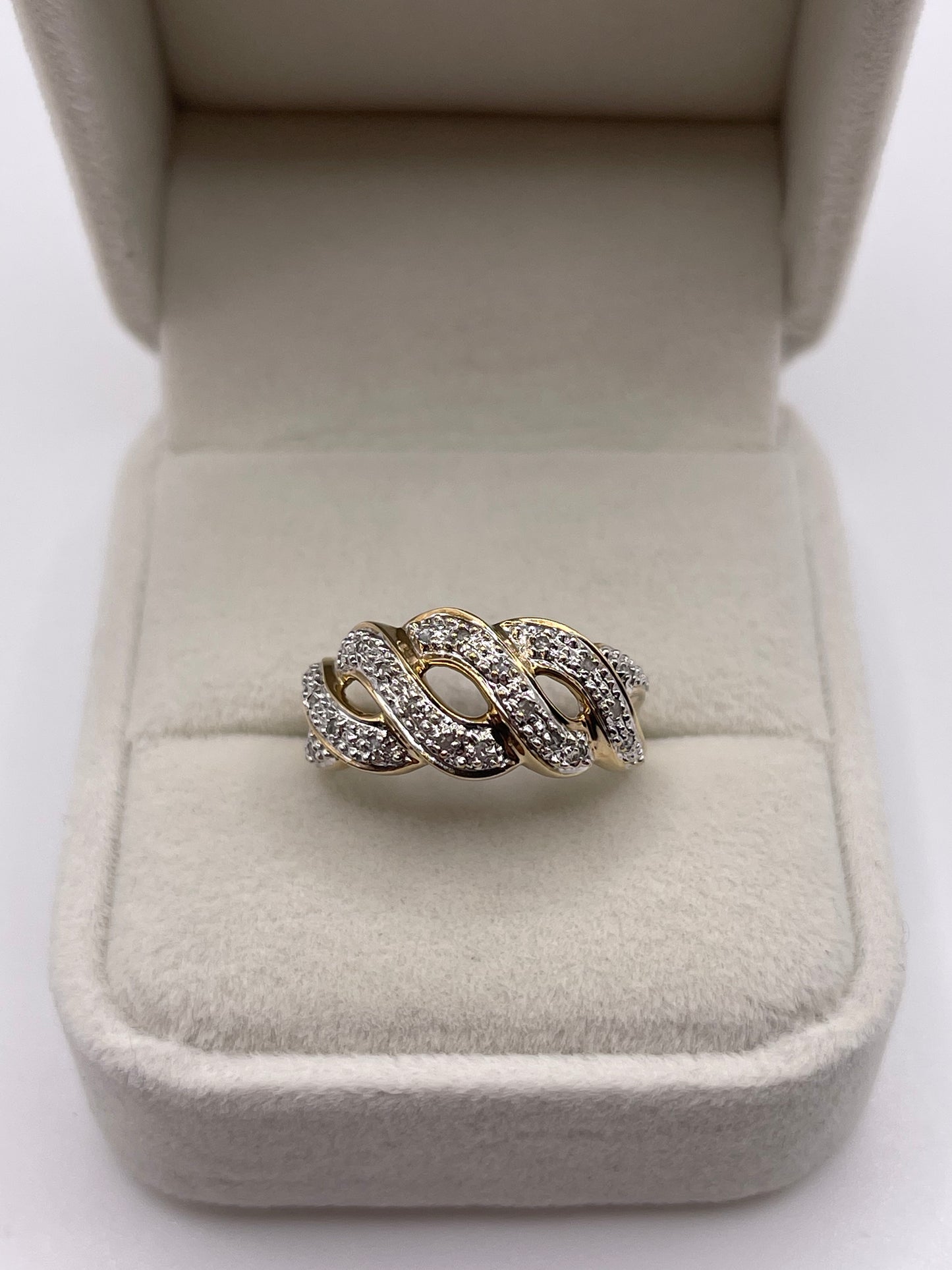 9ct gold diamond ring