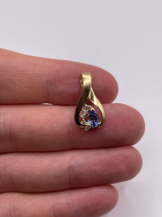 14ct gold tanzanite and diamond pendant