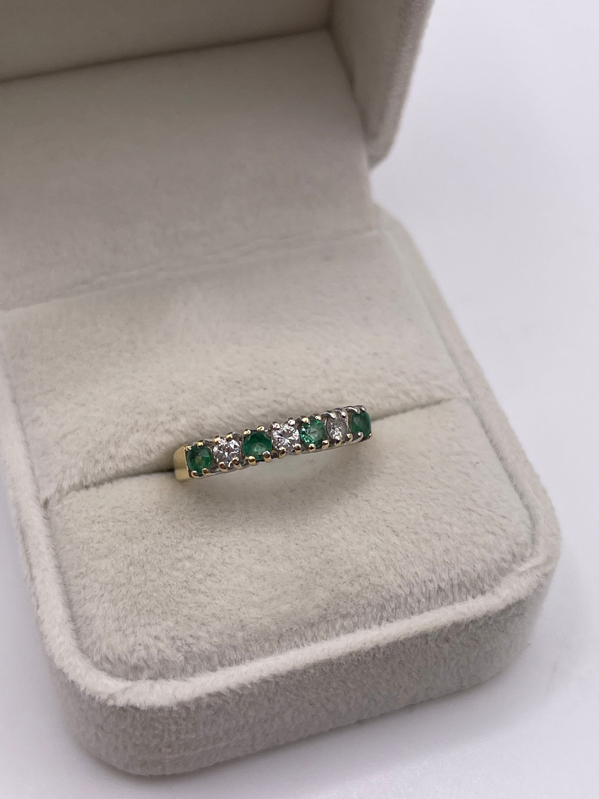 18ct gold emerald and diamond ring