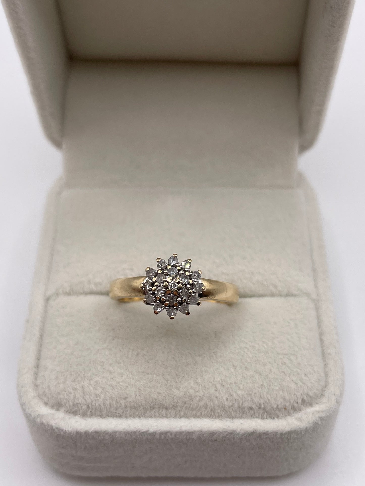 9ct gold diamond cluster ring