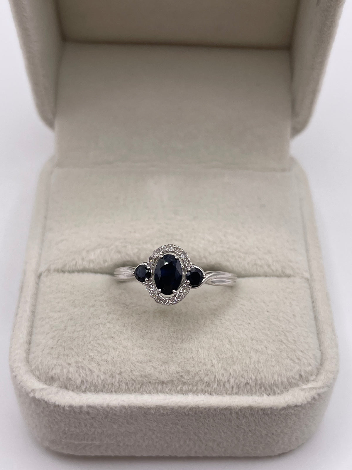 9ct white gold sapphire and diamond ring