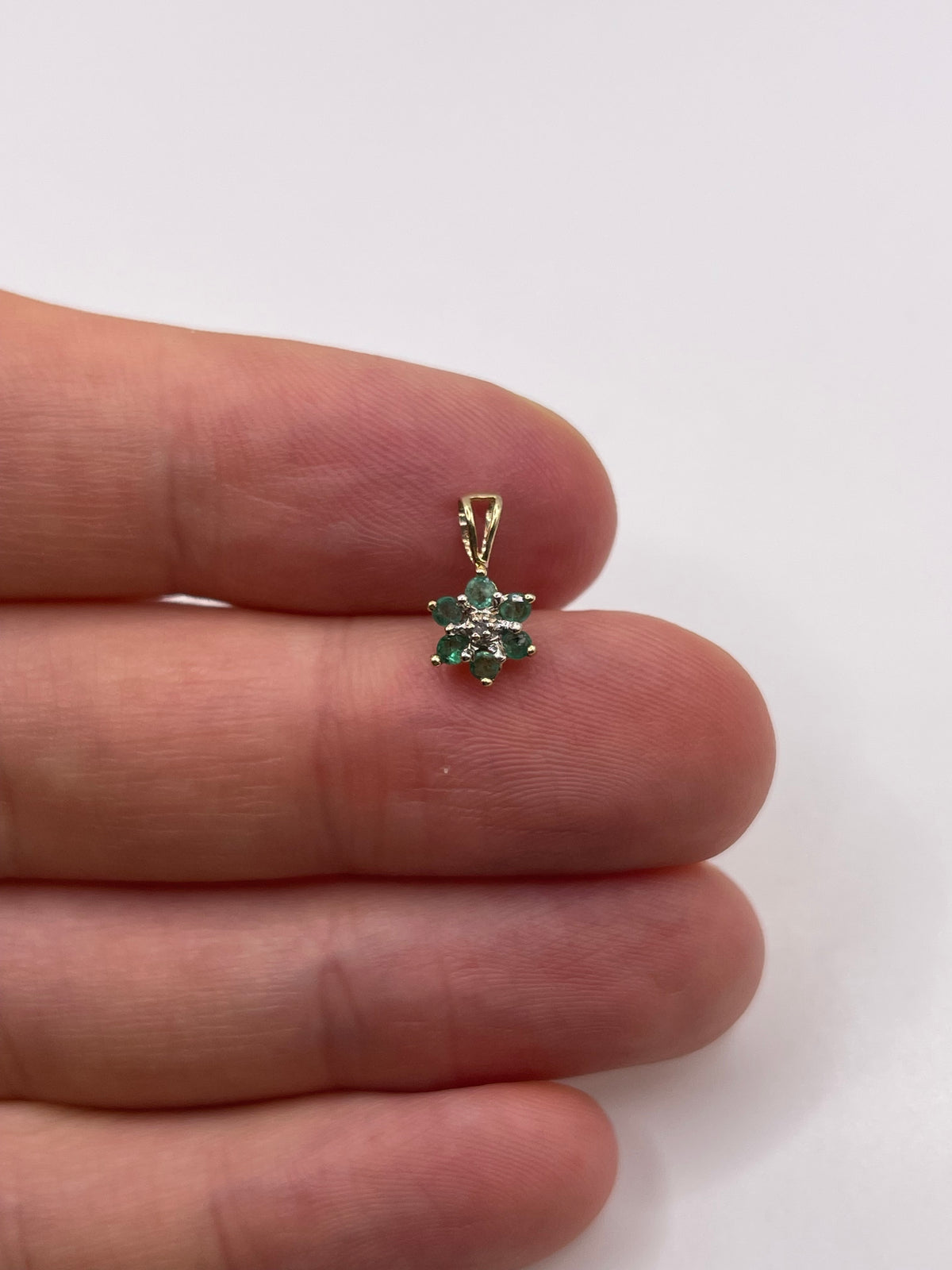 9ct gold emerald and diamond pendant
