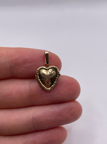 9ct gold heart locket pendant