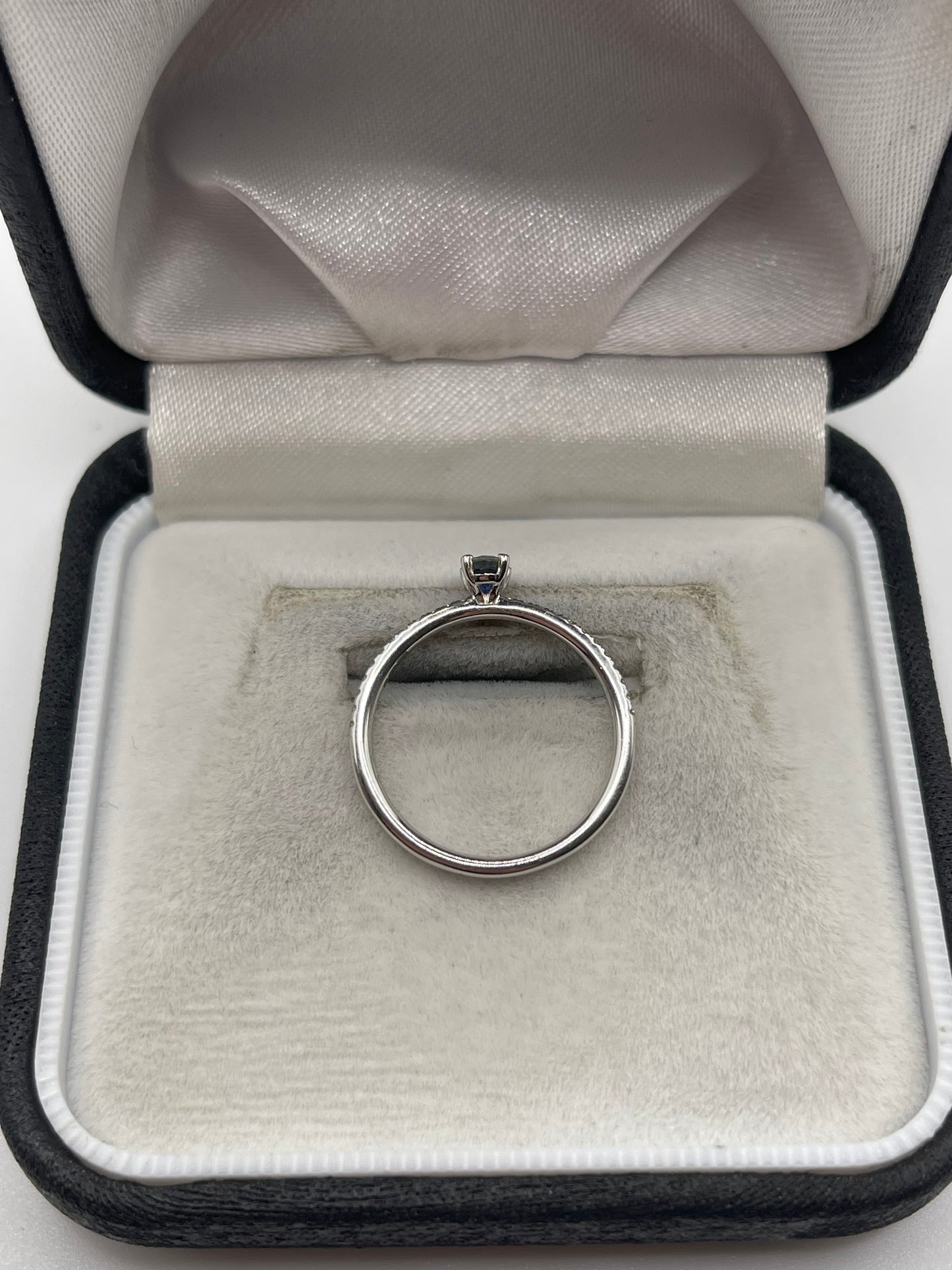 18ct white gold sapphire and diamond ring