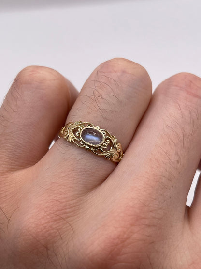 9ct gold moonstone ring
