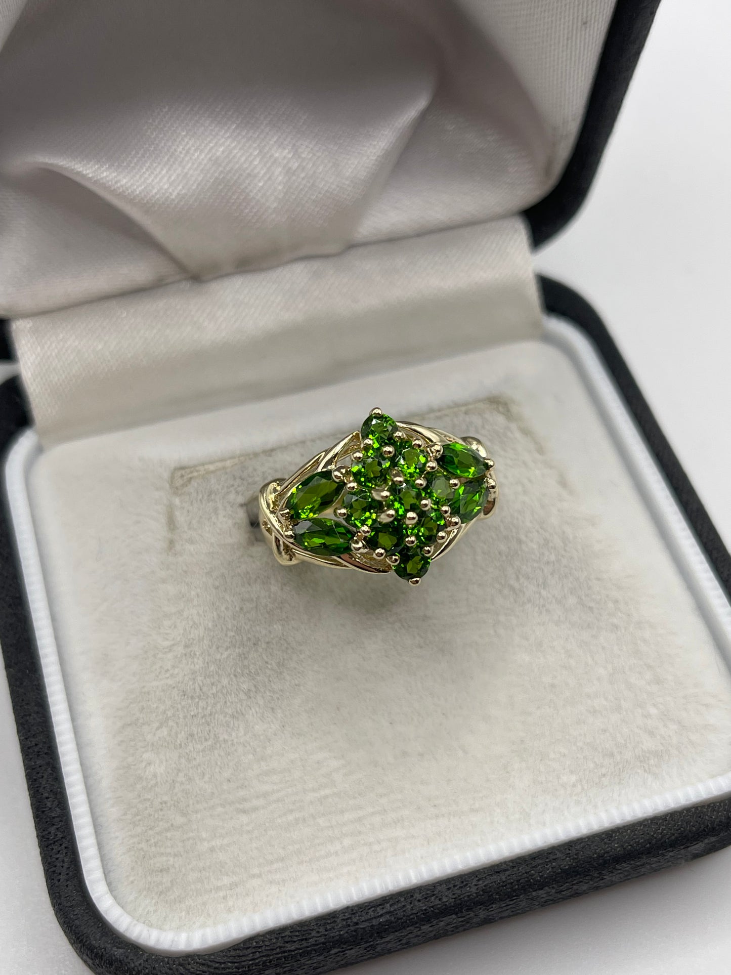 9ct gold diopside cluster ring