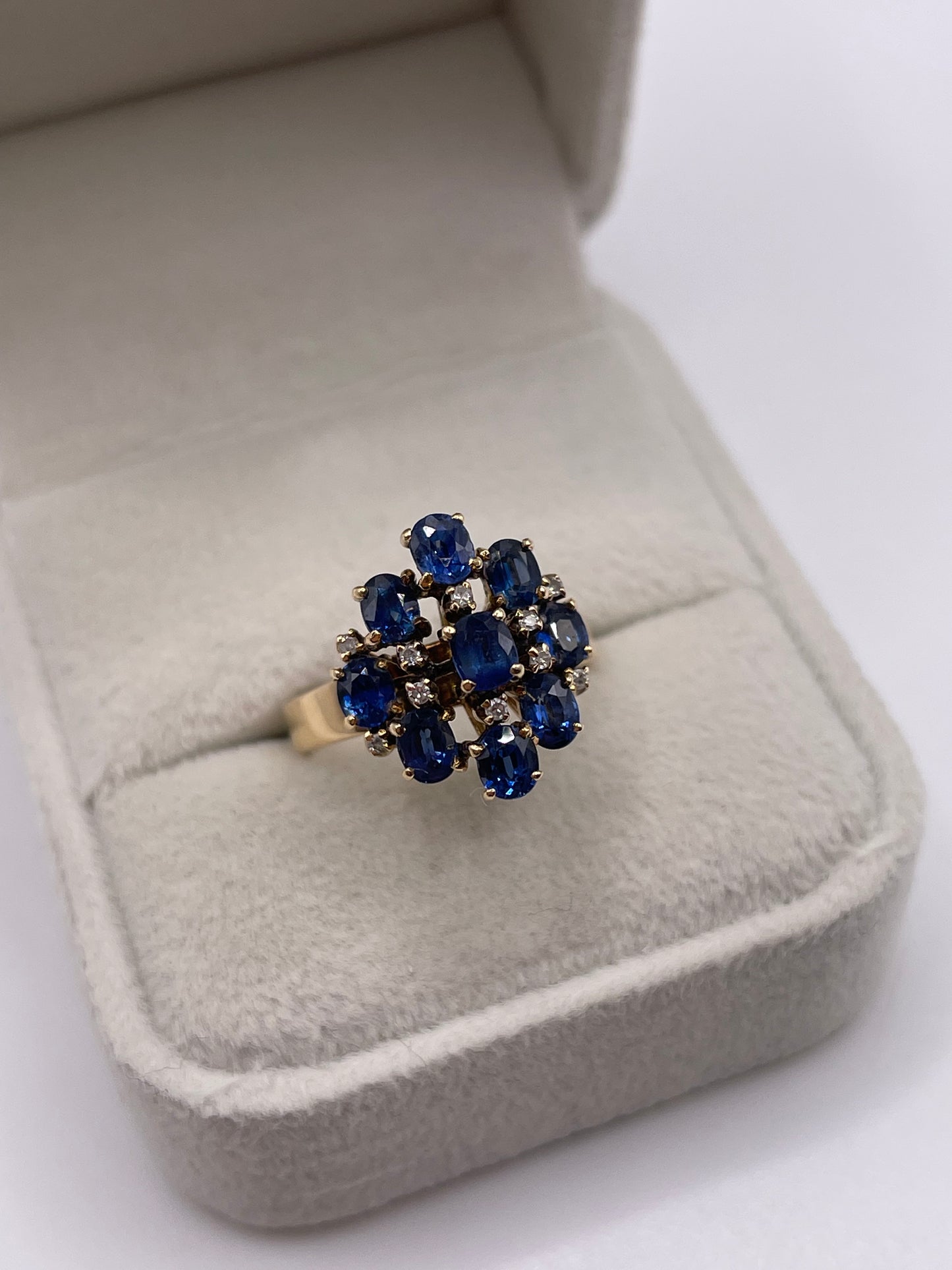 14ct gold sapphire and diamond ring