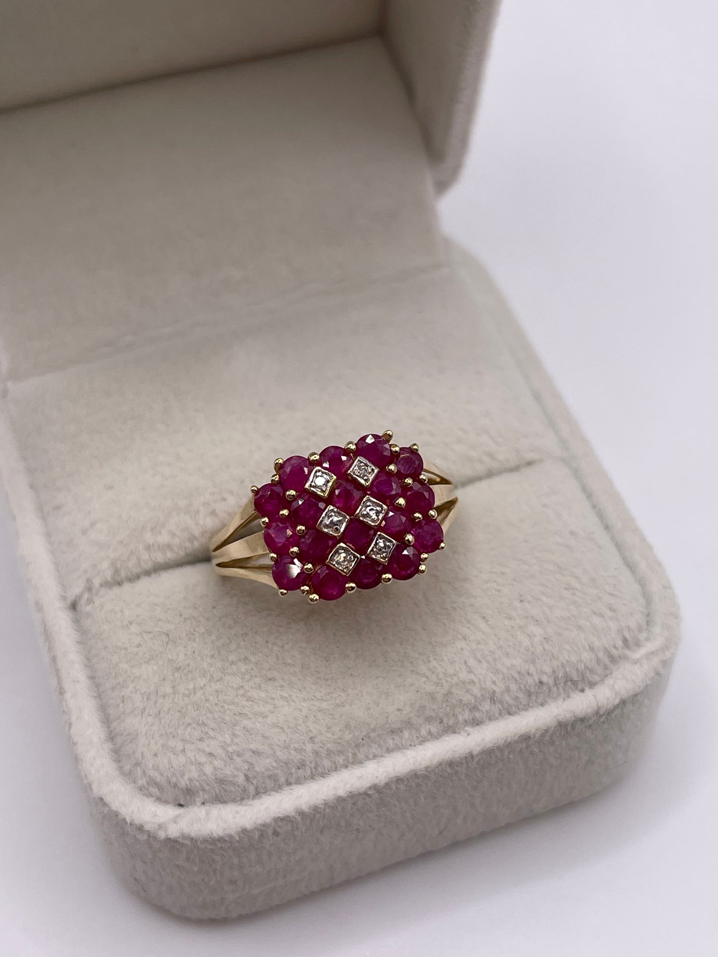 9ct gold ruby and diamond cluster ring