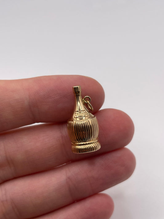 9ct gold Chianti jug charm