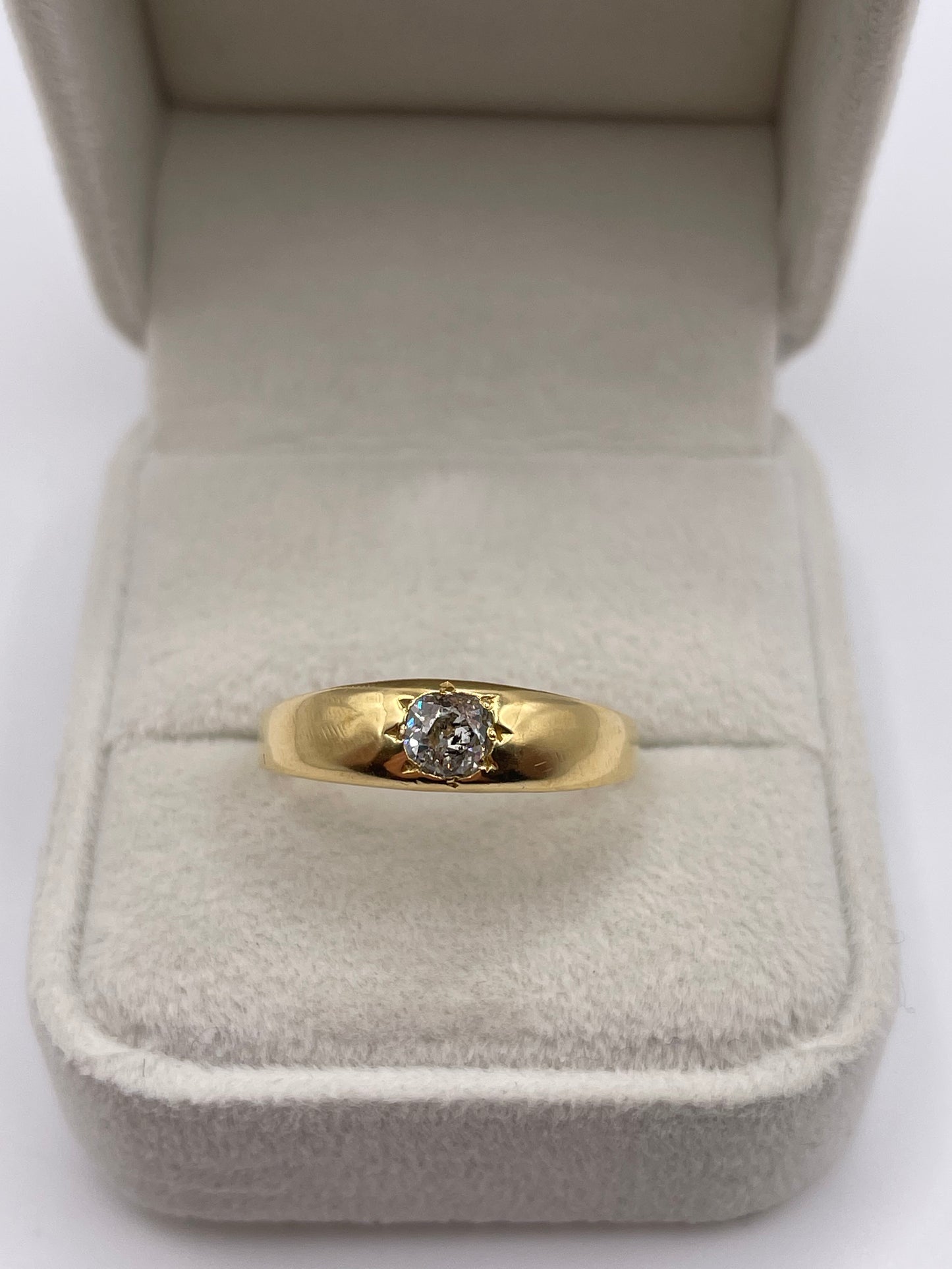 18ct gold diamond gypsy ring