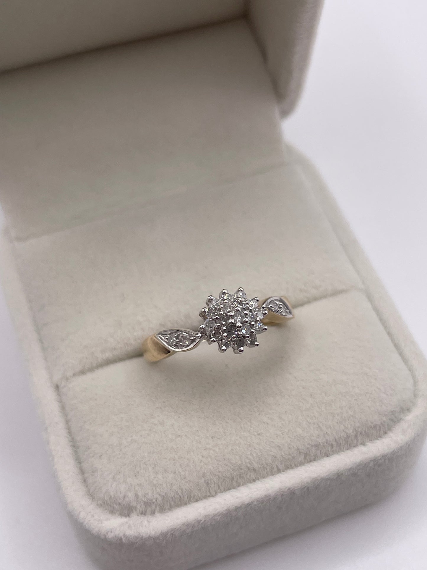 9ct gold diamond cluster ring