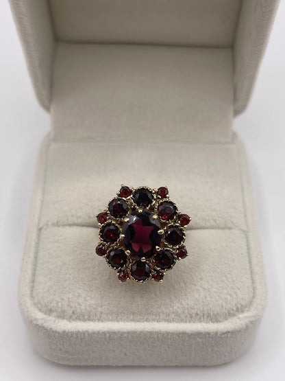 9ct gold garnet cluster ring